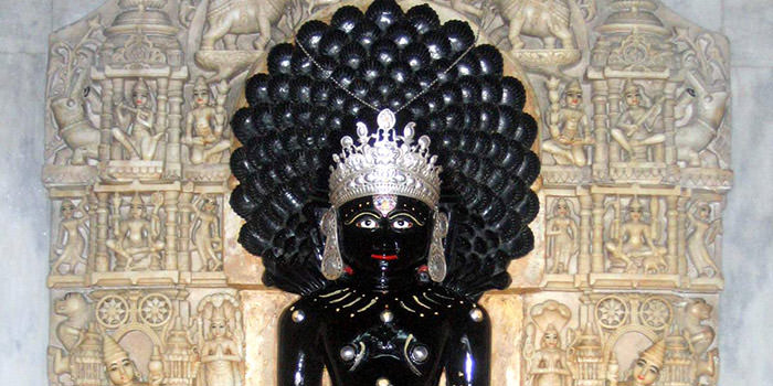Sacred image of Parshvanath Bhagwan in classical iconography
