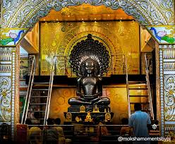 Parshvanath Bhagwan sacred image with traditional motifs